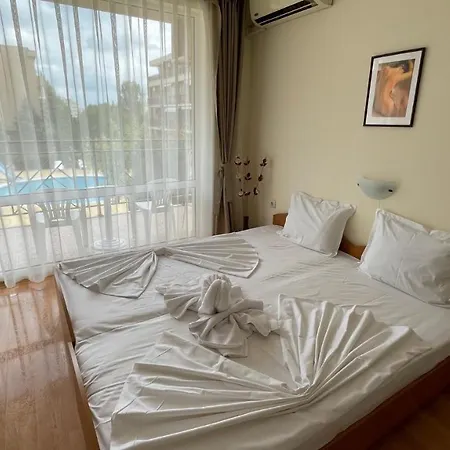 Noks A2-61 Large Sunny Apartament *